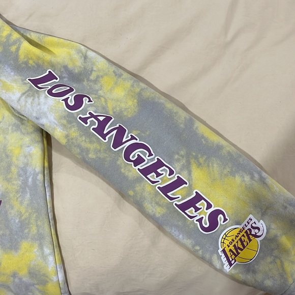 Los Angeles Lakers custom made sweater - Picture 2 of 3
